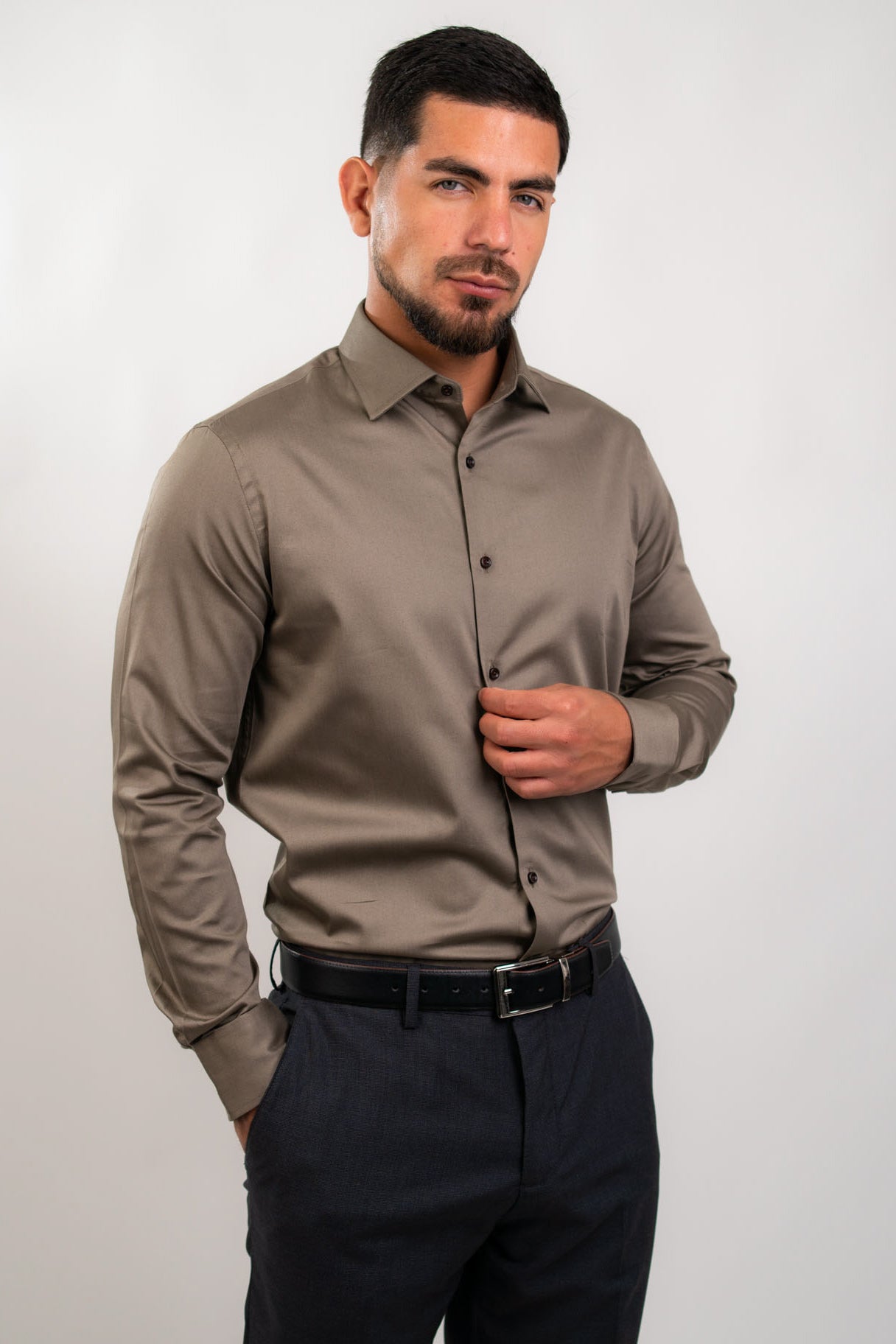 Camisa Slim Fit Algodón Stretch Café